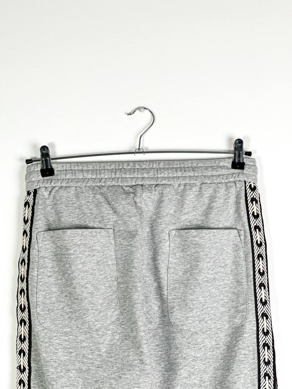 Grey sweatpants side stripe (P010)