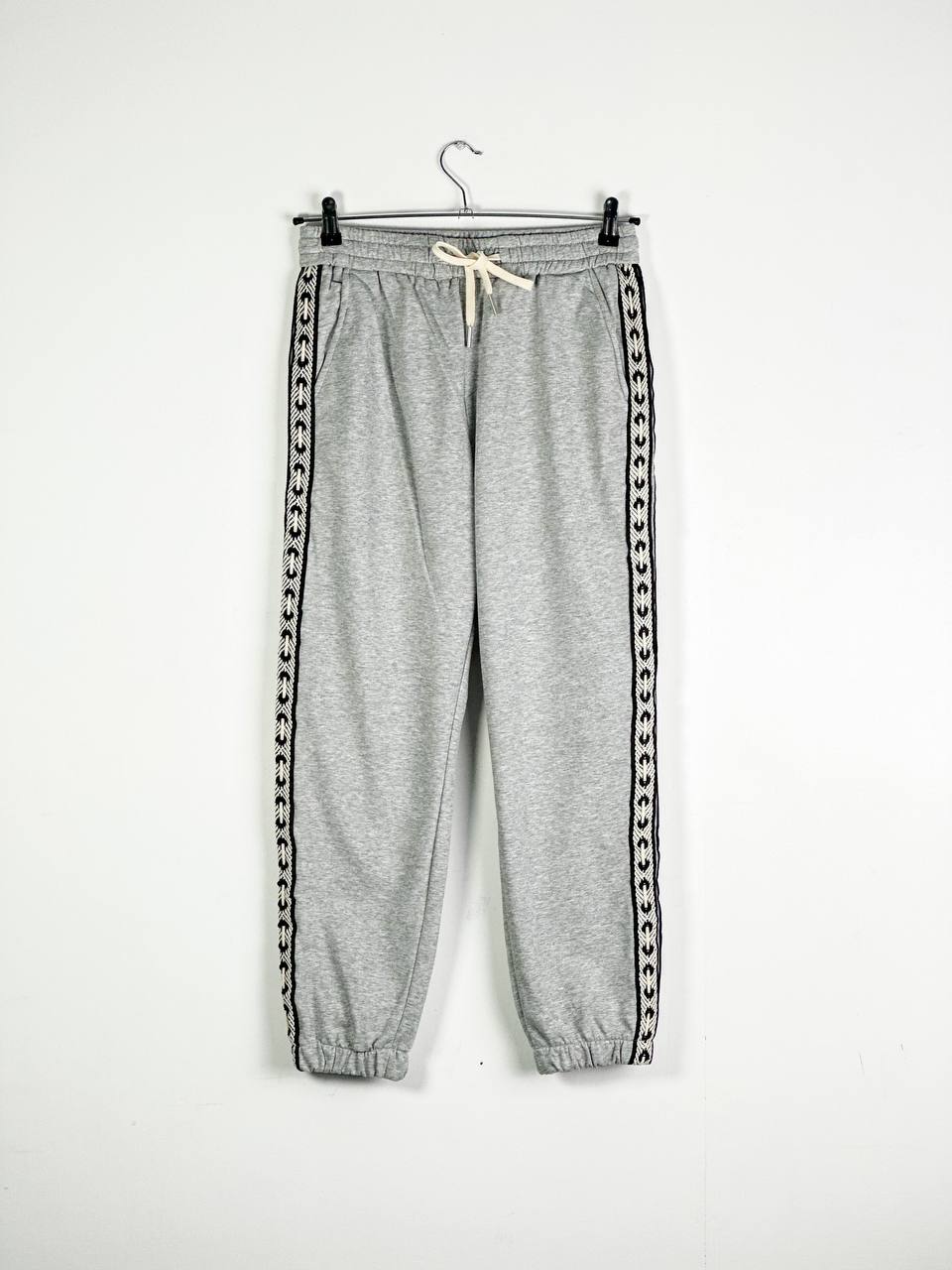 Grey sweatpants side stripe (P010)